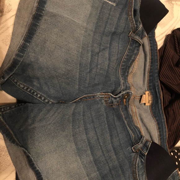 Side panel Maternity Shorts - Picture 3 of 3